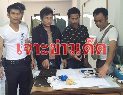 ตำรวจ สภ .ต.หนองกี่ กบินทร์บุรี  พร้อมหมายศาล นำจับ2หนุ่ม พบยาบ้ายาไอซ์ พร้อมปืน 