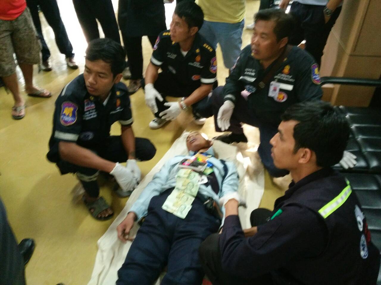 ปราจีนบุรี-ข่าว-พนักงานรักษาความปลอดภัยในโรงงานเกิดอาการเครียด และเป็นโรคซึมเศร้าตัดสินใจใช้เชือกไนร่อนแขวนคอตัวเองจากชั้นสองแล้วทิ้งตัวเองลงมาจบชีวิต