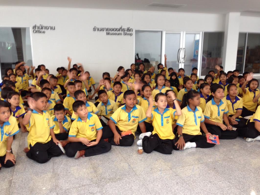 ท่าเรือแหลมฉบังสนองนโยบายของรัฐบาลในโครงการคืนความสุขให้ประชาชน